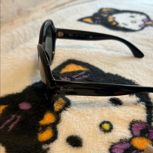 Ray-Ban Black Oval Sunglasses - Picture 7 of 7